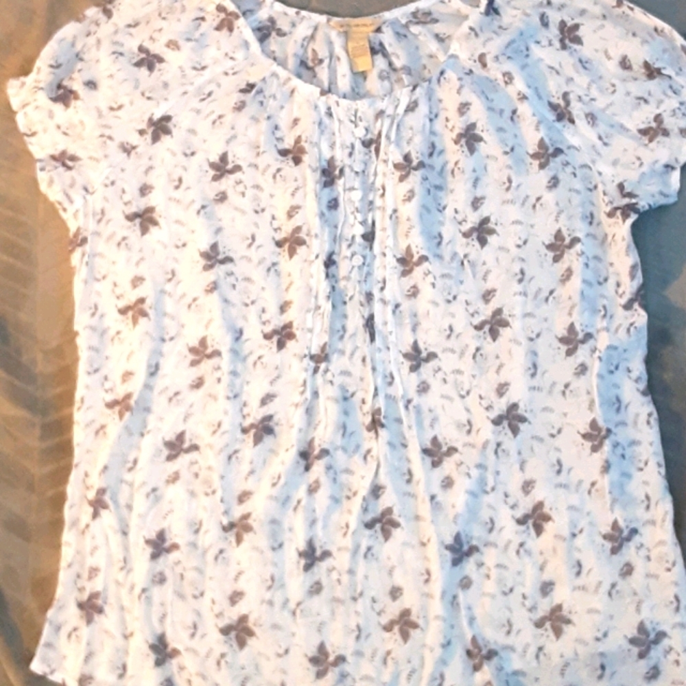 White Flowered Top